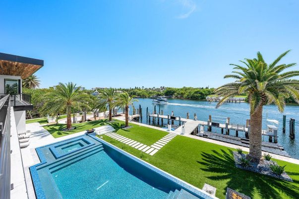 Exterior, Pool, Water