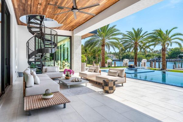Exterior, Pool, Water