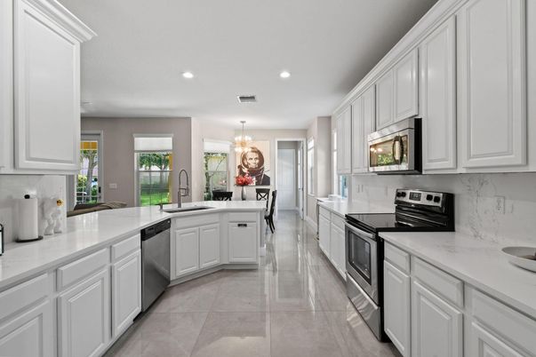 Chandelier, Interior, Kitchen, Recessed Lighting, Stainless Steel Appliances