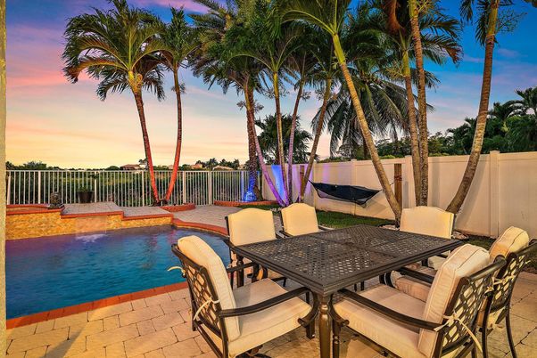 Exterior, Pool, Water