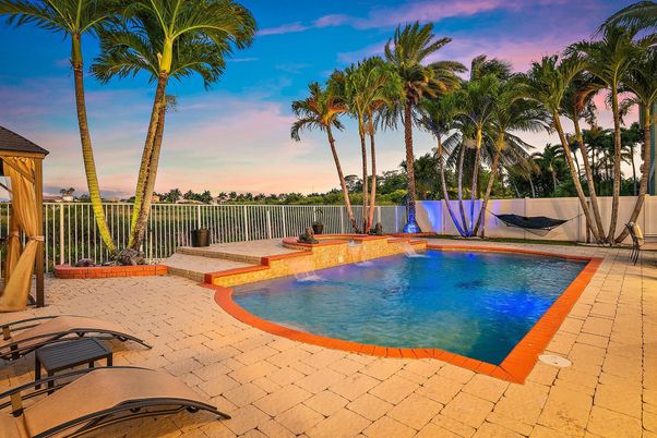 Exterior, Pool, Water