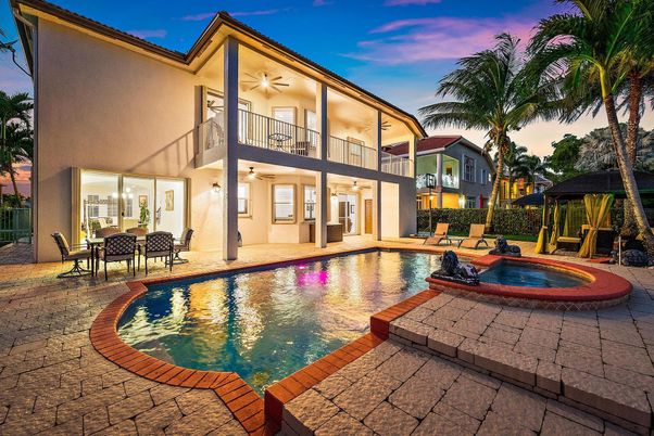 Exterior, Pool
