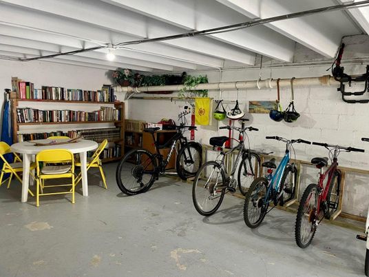 Garage, Interior