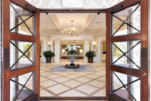 Chandelier, Fireplace, Interior, Recessed Lighting