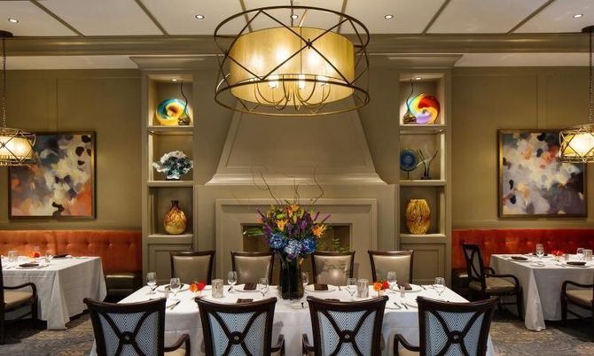 Dining room, Interior, Recessed Lighting