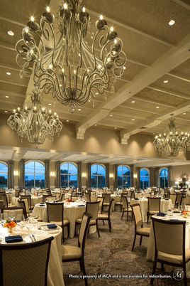 Chandelier, Dining room, Interior, Recessed Lighting, Water