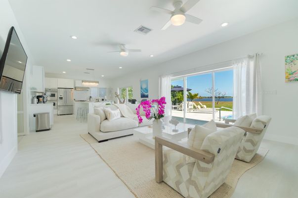 Chandelier, Interior, Kitchen, Living room, Pendant Lights, Recessed Lighting, Stainless Steel Appliances, Water