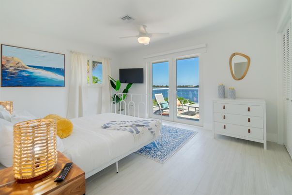 Bedroom, Interior, Water