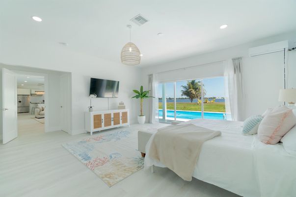 Bedroom, Interior, Pendant Lights, Recessed Lighting, Water