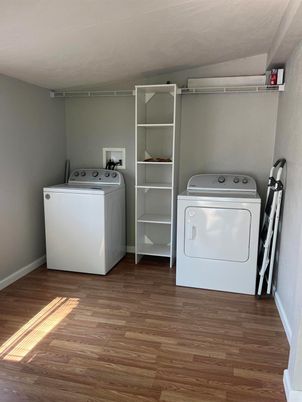 Interior, Utility Closets, Washer, Wood Texture Flooring
