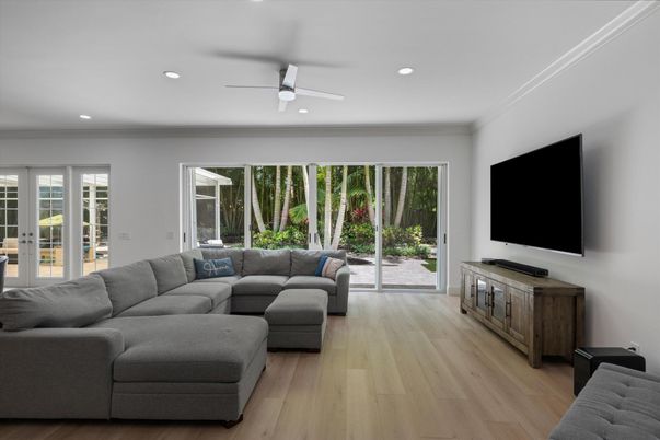 Interior, Living room, Recessed Lighting, Wood Texture Flooring