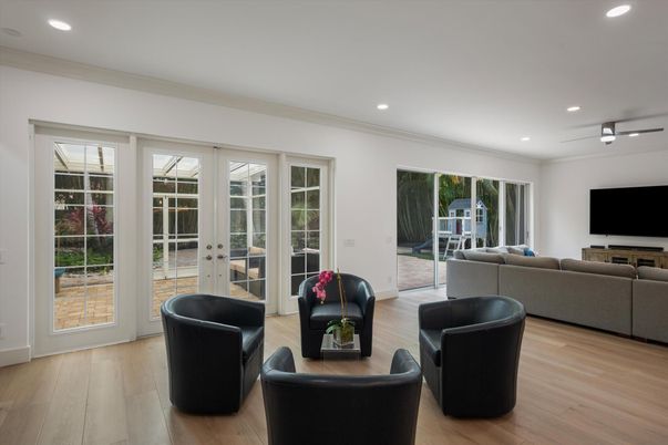 Interior, Living room, Recessed Lighting, Wood Texture Flooring