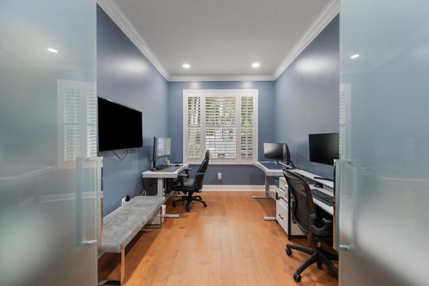 Home Office, Interior, Recessed Lighting, Wood Texture Flooring