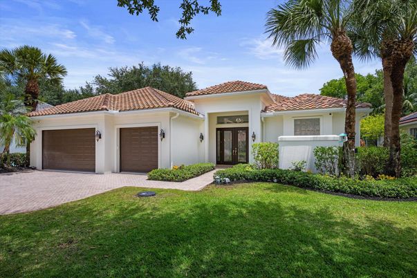 Attached, Exterior, Facade, Spanish Mediterranean