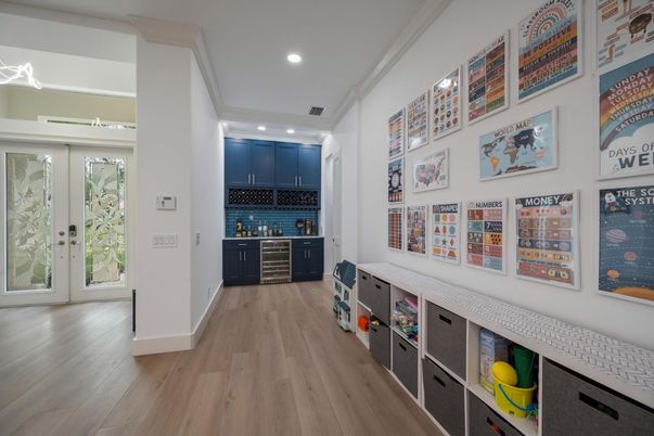 Interior, Recessed Lighting, Wood Texture Flooring
