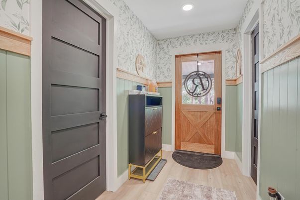 Interior, Recessed Lighting, Wood Texture Flooring