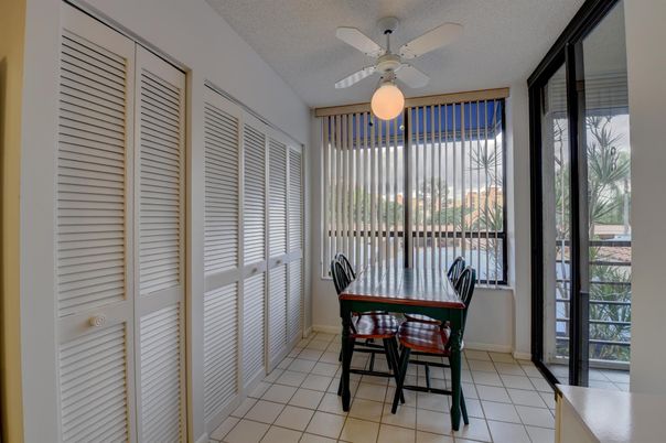 Dining room, Interior