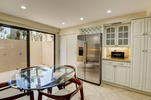 Dining room, Interior, Kitchen, Recessed Lighting, Stainless Steel Appliances