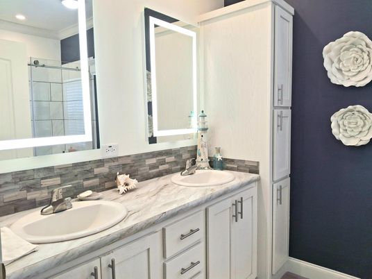 Bathroom, Dual Sink Vanities, Interior, Recessed Lighting
