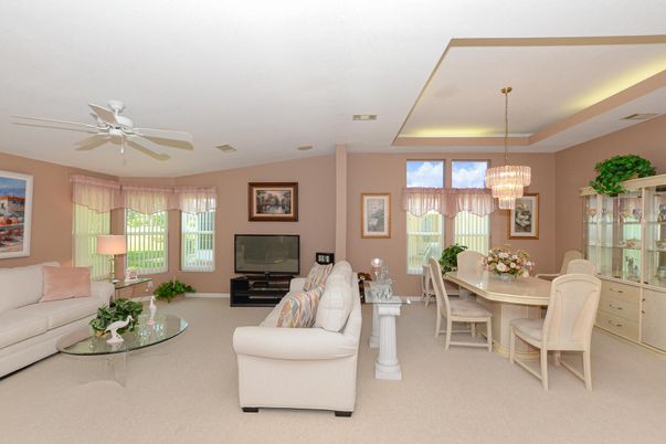 Chandelier, Dining room, Interior, Living room