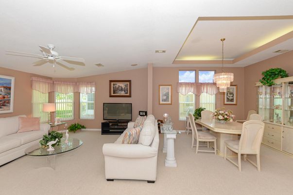 Chandelier, Dining room, Interior, Living room