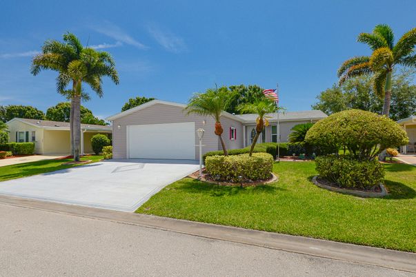 Attached, Detached Garage, Exterior, Facade, Ranch