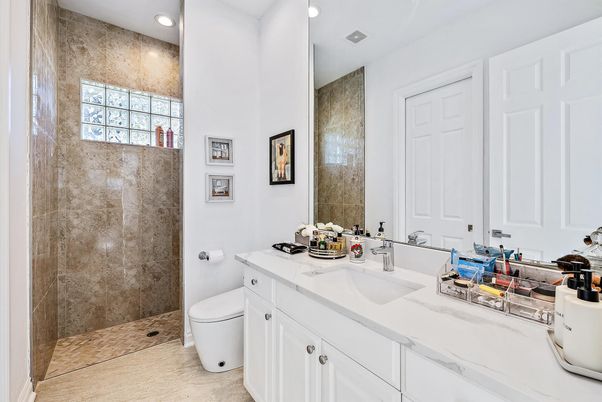 Bathroom, Interior, Recessed Lighting