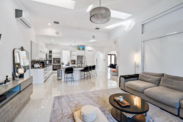Interior, Kitchen, Living room, Pendant Lights, Recessed Lighting, Stainless Steel Appliances