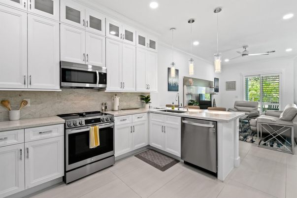 Interior, Kitchen, Living room, Pendant Lights, Recessed Lighting, Stainless Steel Appliances