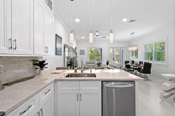 Chandelier, Dining room, Interior, Kitchen, Living room, Pendant Lights, Recessed Lighting, Stainless Steel Appliances