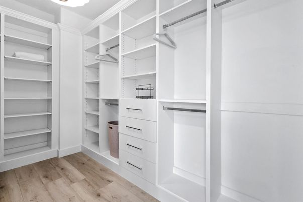 Interior, Walk-in Closets, Wood Texture Flooring