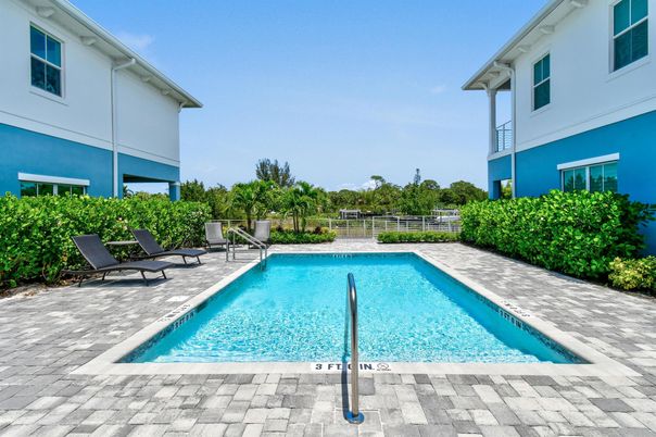 Exterior, Pool