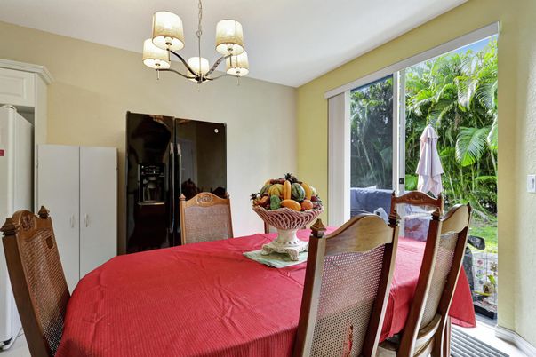 Chandelier, Dining room, Interior
