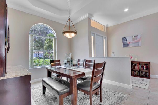 Dining room, Interior, Pendant Lights, Recessed Lighting