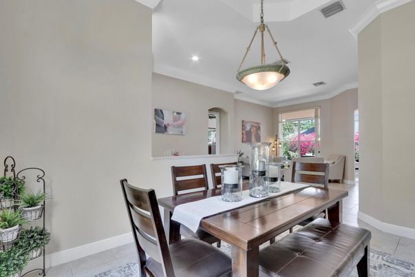 Dining room, Interior, Pendant Lights, Recessed Lighting