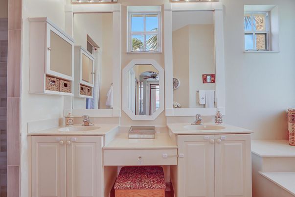 Bathroom, Dual Sink Vanities, Interior
