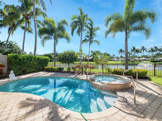 Exterior, Pool, Water