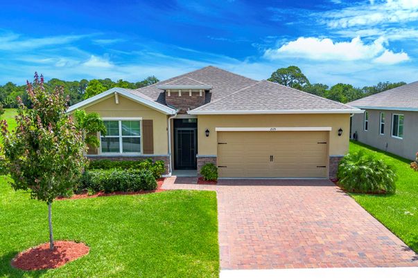 Attached, Exterior, Facade, Ranch