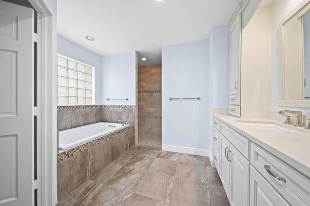 Bathroom, Dual Sink Vanities, Interior, Recessed Lighting