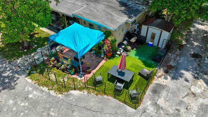 Exterior, Drone