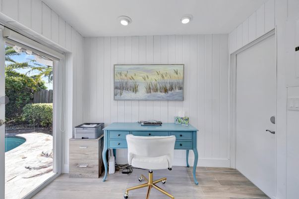 Home Office, Interior, Recessed Lighting, Wood Texture Flooring