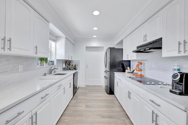 Interior, Kitchen, Recessed Lighting, Wood Texture Flooring