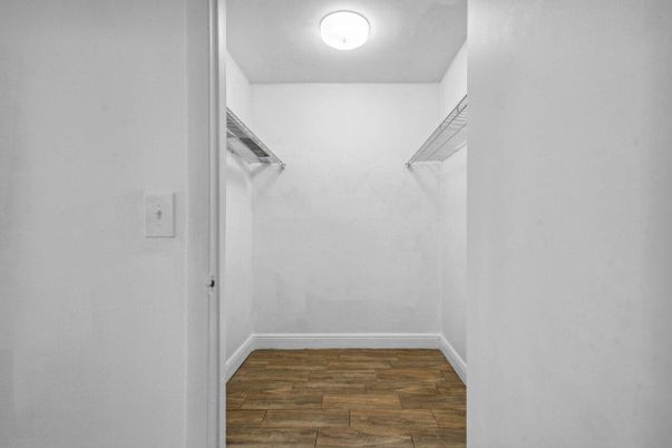 Interior, Walk-in Closets, Wood Texture Flooring