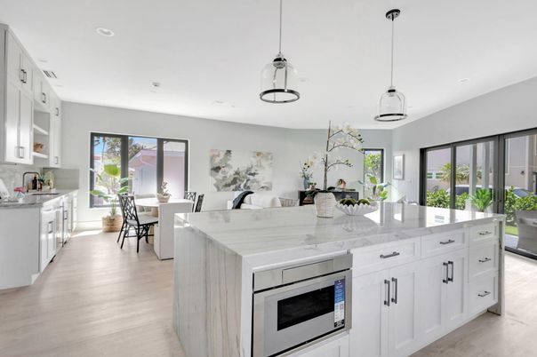 Dining room, Interior, Kitchen, Pendant Lights, Recessed Lighting, Wood Texture Flooring
