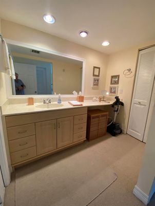 Bathroom, Interior, Recessed Lighting