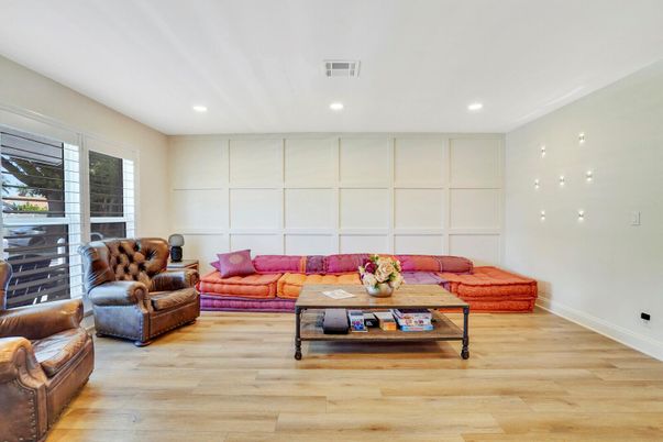 Interior, Living room, Recessed Lighting, Wood Texture Flooring