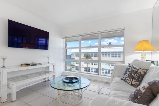 Interior, Living room, Water