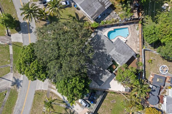 Exterior, Drone