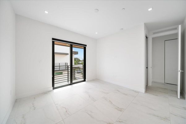 Empty room, Interior, Marble, Recessed Lighting