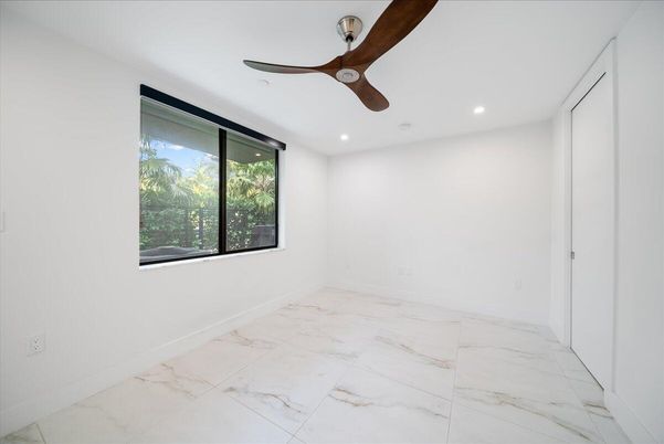 Empty room, Interior, Marble, Recessed Lighting